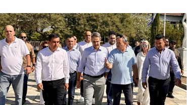 Ο πρωθυπουργός επαινεί το συγκοινωνιακό έργο στη Σκιάθο